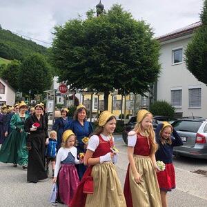 Auch die Goldhauben dürfen bei diesem Fest nicht fehlen.