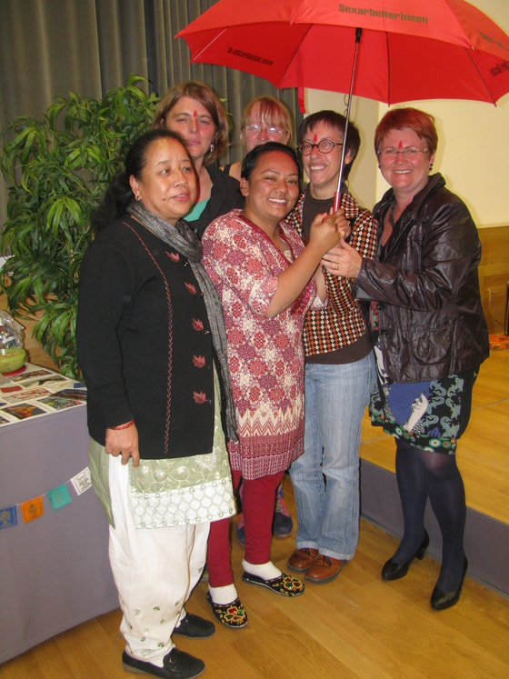 Erika Kirchweger, Vorsitzende der Kath. Frauenbewegung in OÖ, beim nepalesisch-österreichischem Dialog im Okt. 2012 mit den kfb-Projektpartnerinnen aus Nepal Draupadi Rokaya und Menuka Thapa