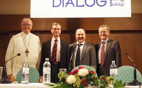 V. l.: Abt Martin Felhofer, P. Markus Schmidt SJ, Superintendent Gerold Lehner und KirchenZeitungs-Chefredakteur Matthäus Fellinger       